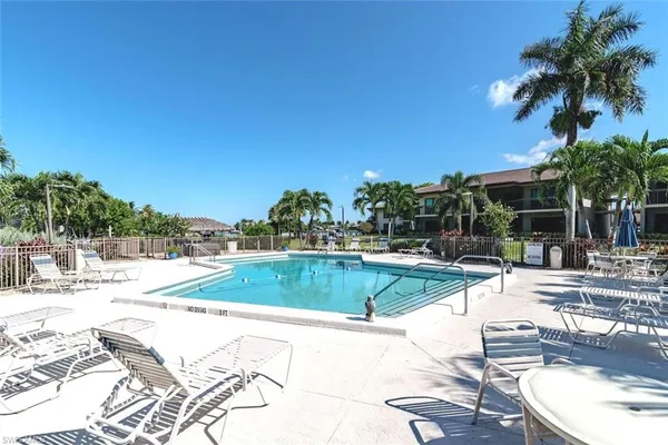 $539,900 | 507 Seaview Court, Unit Q1, Marco Island, FL 34145