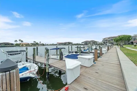 $539,900 | 507 Seaview Court, Unit Q1, Marco Island, FL 34145
