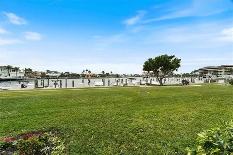 $539,900 | 507 Seaview Court, Unit Q1, Marco Island, FL 34145