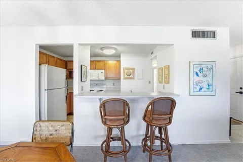 $539,900 | 507 Seaview Court, Unit Q1, Marco Island, FL 34145