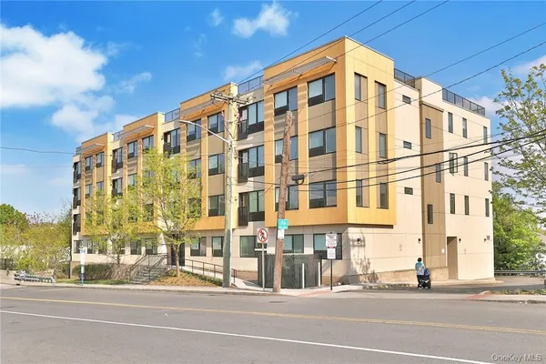$3,300 | 68 Lake Street, Unit 305, White Plains, NY 10601