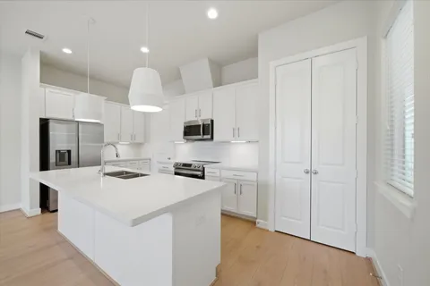 $2,350 | 5906 Jasper Jones Way, Houston, TX 77091