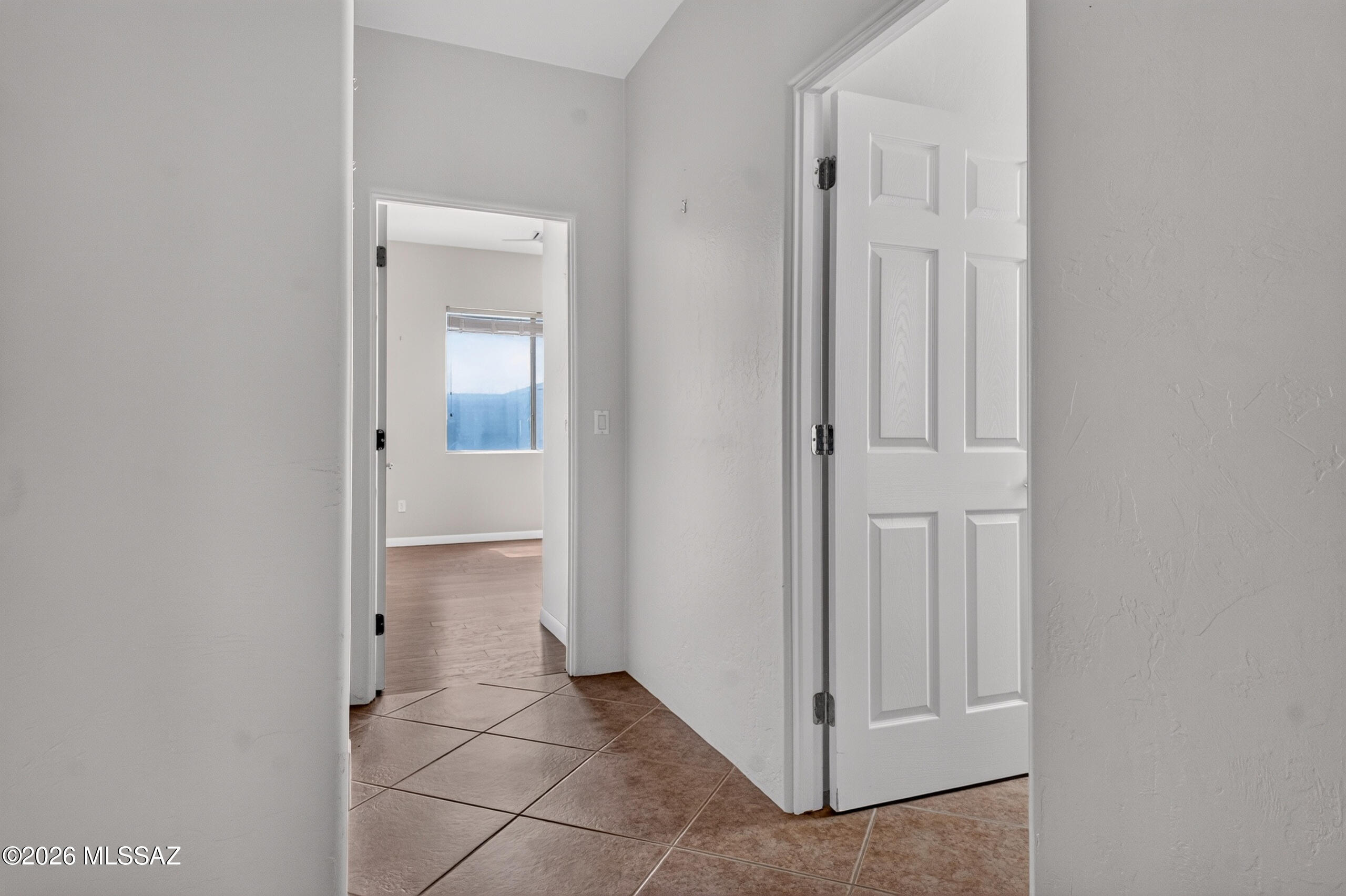 11370 North Moon Ranch Place Marana, AZ 85658 - Photo 28 of 42 Hallway