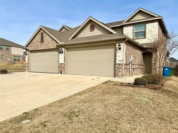 $1,900 | 5000-5002 Villas Drive, Sanger, TX 76266