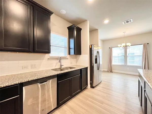 $1,900 | 5000-5002 Villas Drive, Sanger, TX 76266