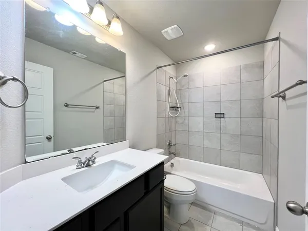 $1,900 | 5000-5002 Villas Drive, Sanger, TX 76266