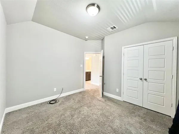 $1,900 | 5000-5002 Villas Drive, Sanger, TX 76266