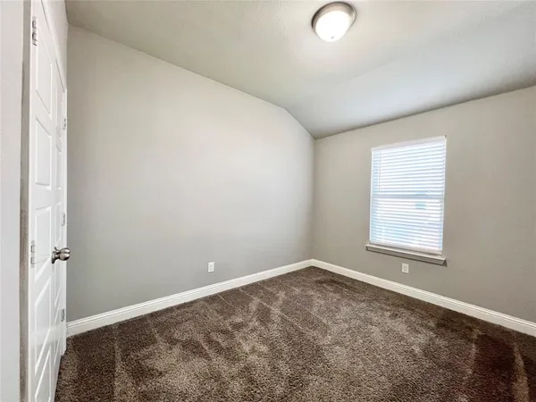 $1,900 | 5000-5002 Villas Drive, Sanger, TX 76266