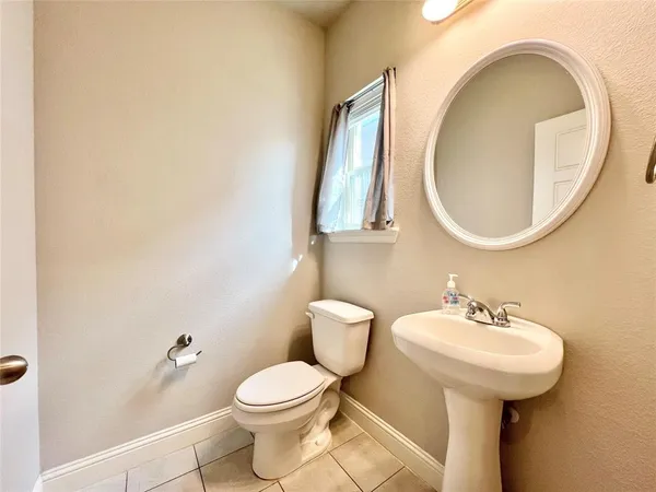 $1,900 | 5000-5002 Villas Drive, Sanger, TX 76266