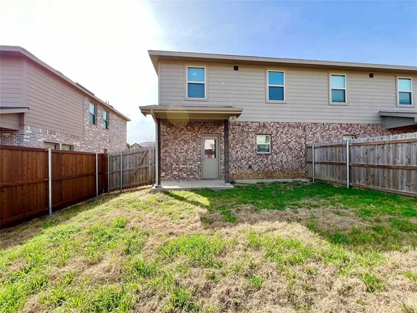 $1,900 | 5000-5002 Villas Drive, Sanger, TX 76266