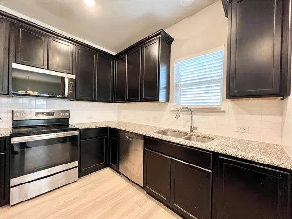 $1,900 | 5000-5002 Villas Drive, Sanger, TX 76266