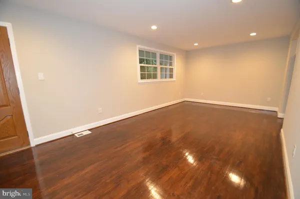 $3,700 | 5200 Kings Park Drive, Springfield, VA 22151