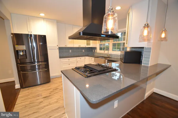 $3,700 | 5200 Kings Park Drive, Springfield, VA 22151