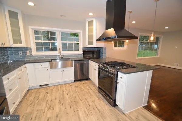 $3,700 | 5200 Kings Park Drive, Springfield, VA 22151
