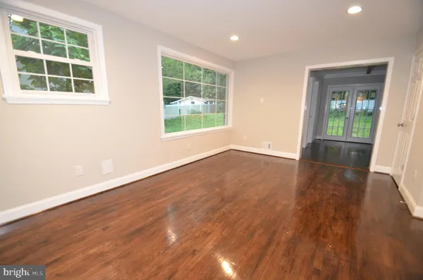 $3,700 | 5200 Kings Park Drive, Springfield, VA 22151