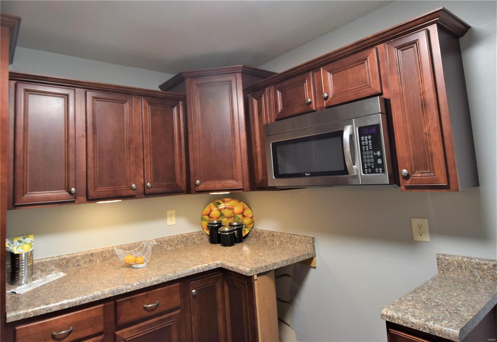 813 Pardee Road Godfrey, IL 62035 - Photo 16 of 29 Gallery Image 16