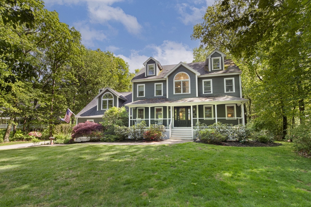 8 Upton Street Dunstable, MA 01827 - Photo 2 of 39