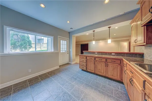 $4,000 | 14400 Grandview Street, Overland Park, KS 66221