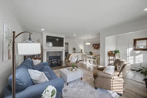 $425,000 | 215 Plantation Court, Nashville, TN 37221