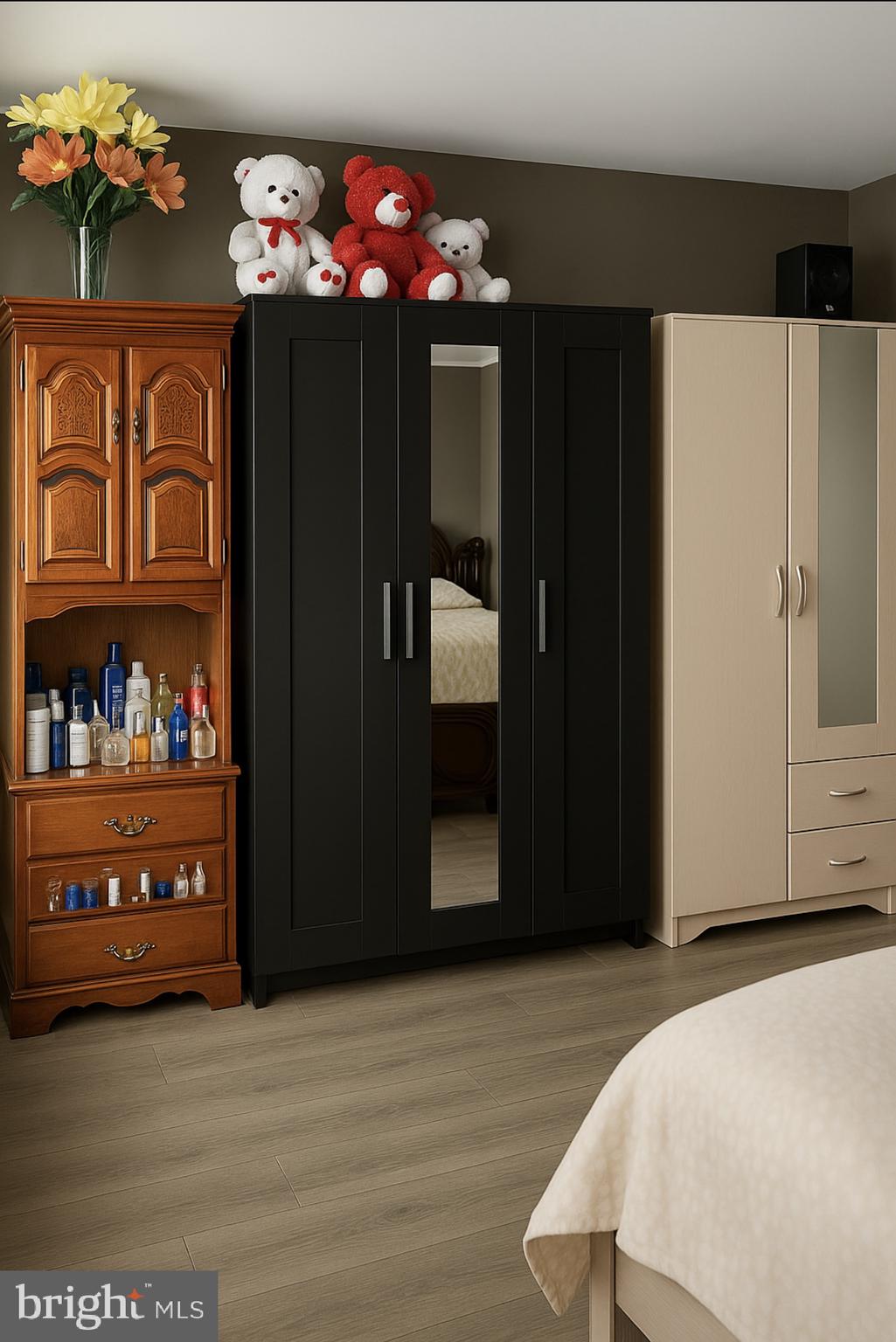 209 Glendale Road Upper Darby, PA 19082 - Photo 9 of 17 a view of a interior of house