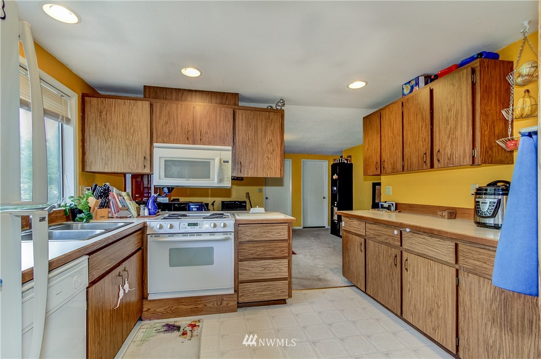 23832 Carter Road Bothell, WA 98021 - Photo 8 of 25