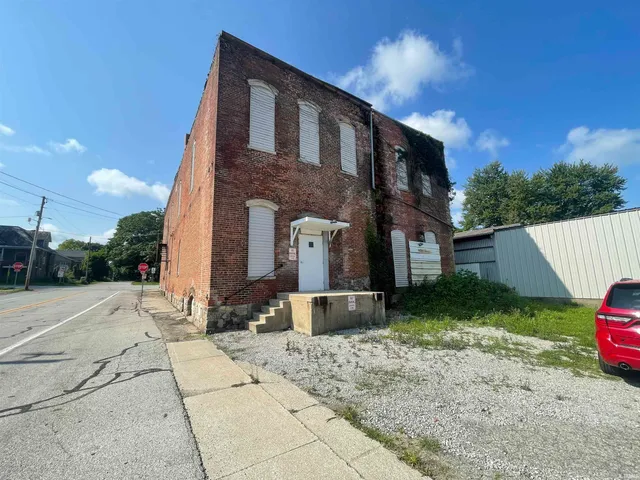 $34,900 | 103 West Main Street, Larwill, IN 46764