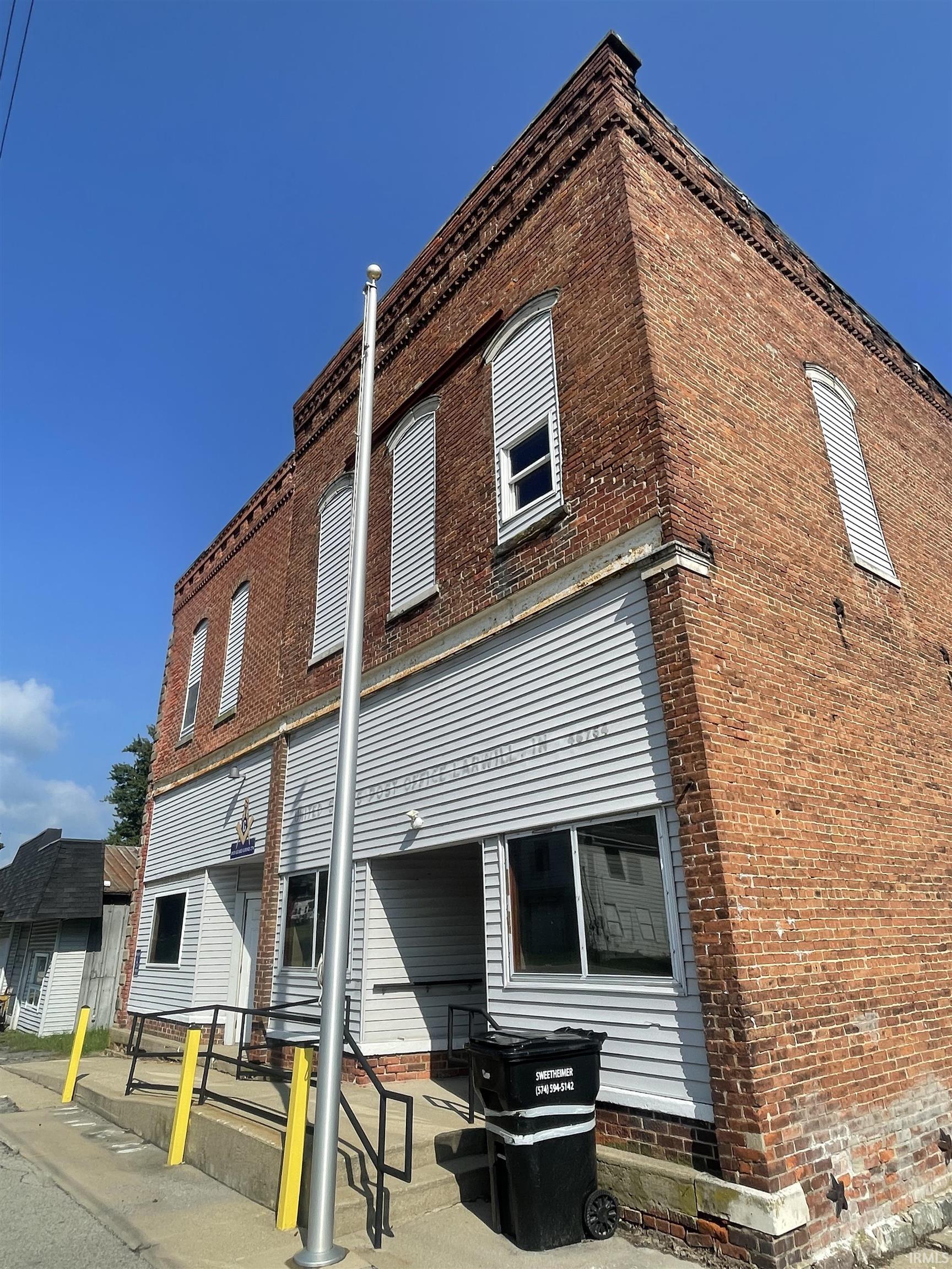 103 West Main Street Larwill, IN 46764 - Photo 2 of 12