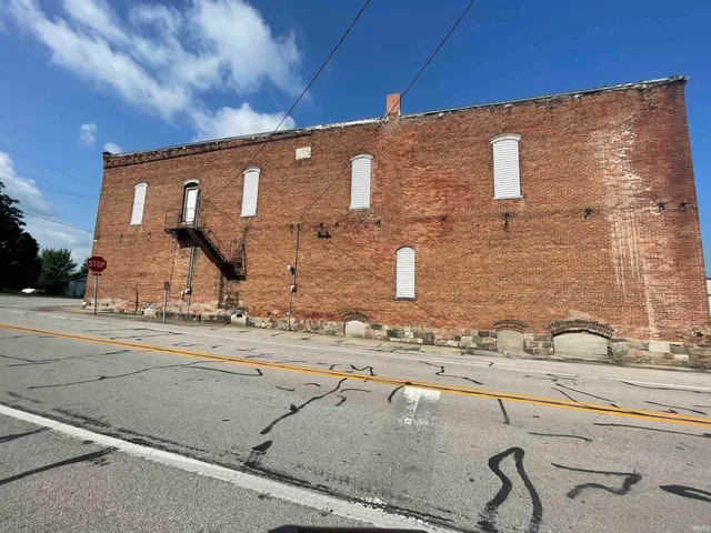 $34,900 | 103 West Main Street, Larwill, IN 46764