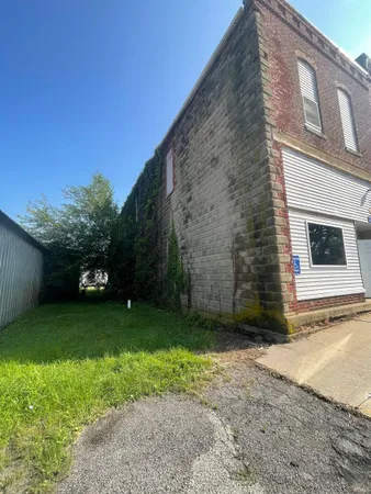 $19,900 | 103 West Main Street, Larwill, IN 46764