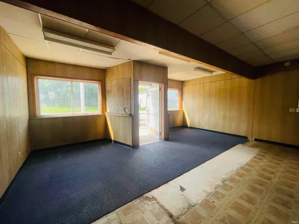 $19,900 | 103 West Main Street, Larwill, IN 46764