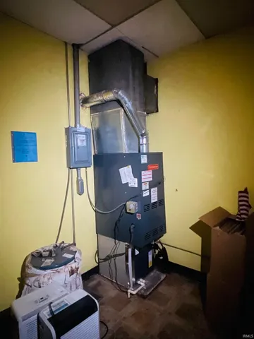 $34,900 | 103 West Main Street, Larwill, IN 46764