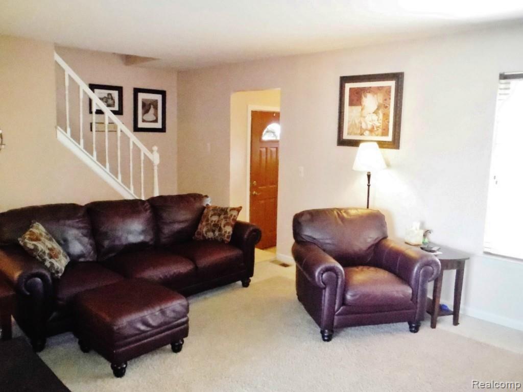 18281 Fernlea Drive Macomb, MI 48044 - Photo 10 of 55 30.jpg