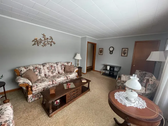 $1,800 | 744 Campbell Road, Rutland, VT 05701