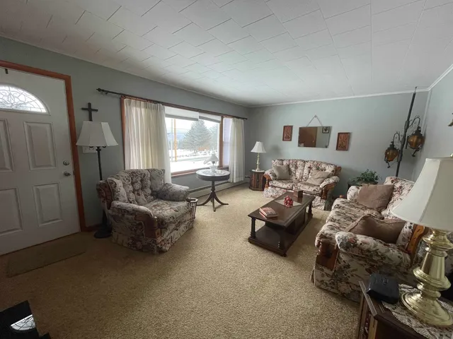 $1,800 | 744 Campbell Road, Rutland, VT 05701