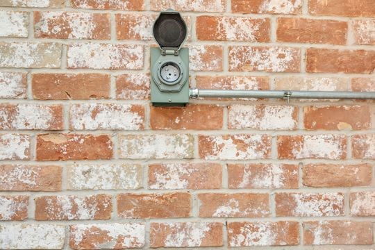 8723 Kennet Valley Road Spring, TX 77379 - Photo 37 of 38 a kitchen with a stove and a white wall