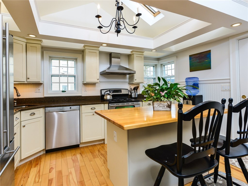 54 Connection Street Newport, RI 02840 - Photo 5 of 26 Gallery Image 5