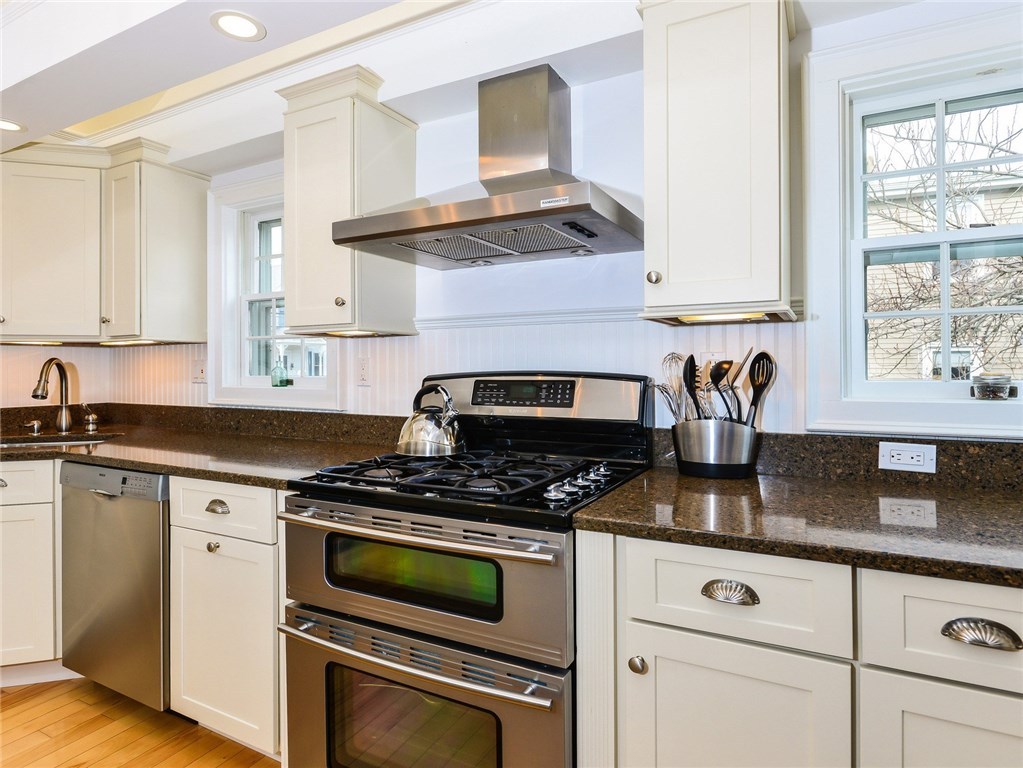 54 Connection Street Newport, RI 02840 - Photo 6 of 26 Gallery Image 6