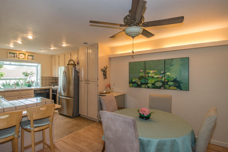 488-131 Ridgecrest Trail Redding, CA 96003 - Photo 8 of 18 Dining