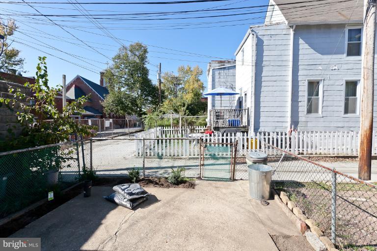 3714 Roland Avenue Baltimore, MD 21211 - Photo 22 of 23 Exterior (Rear)