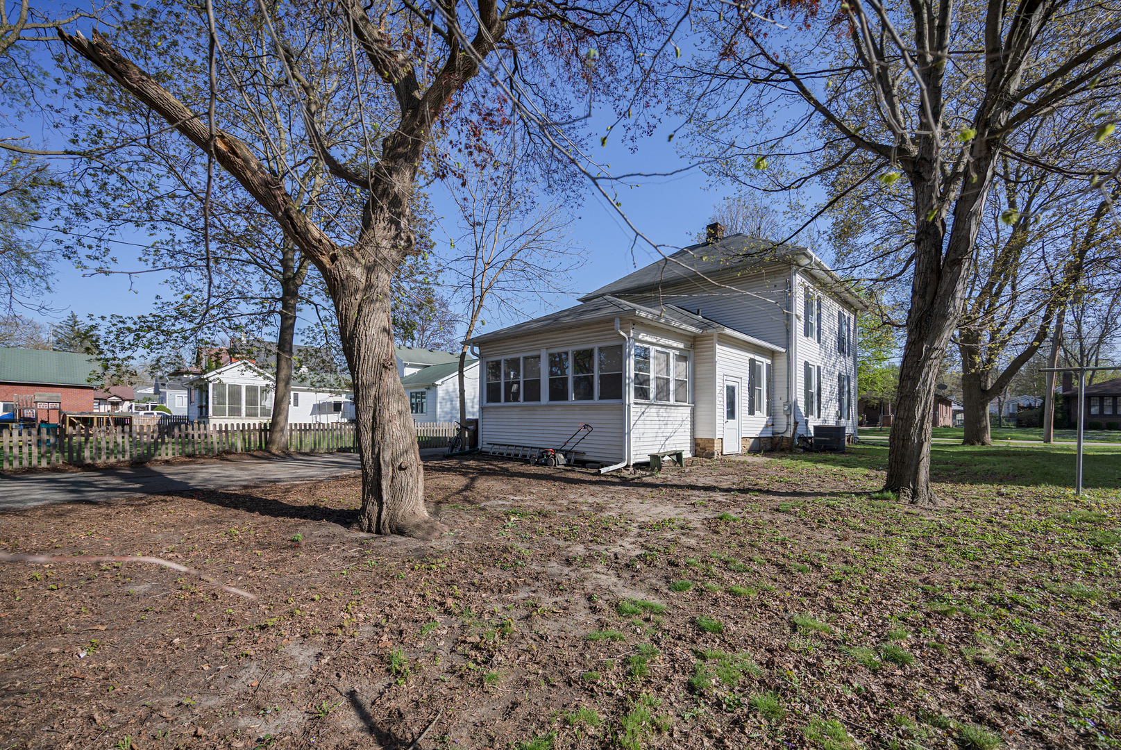436 West Washington Street Marengo, IL 60152 - Photo 17 of 20 a front view of a house with a yard