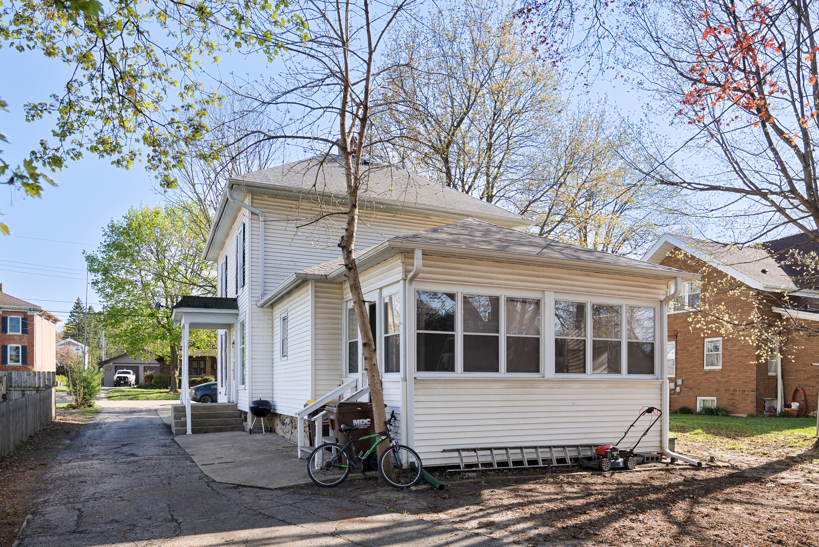 436 West Washington Street Marengo, IL 60152 - Photo 2 of 20 a view of a house with a yard