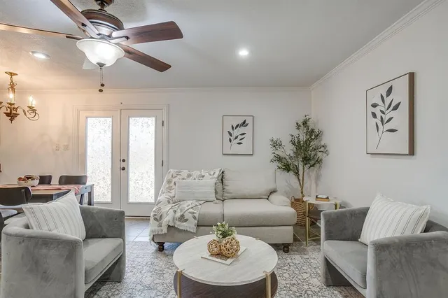 $325,000 | 7036 Crabtree Lane, North Richland Hills, TX 76182