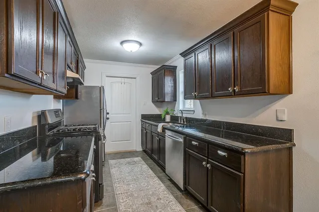 $325,000 | 7036 Crabtree Lane, North Richland Hills, TX 76182