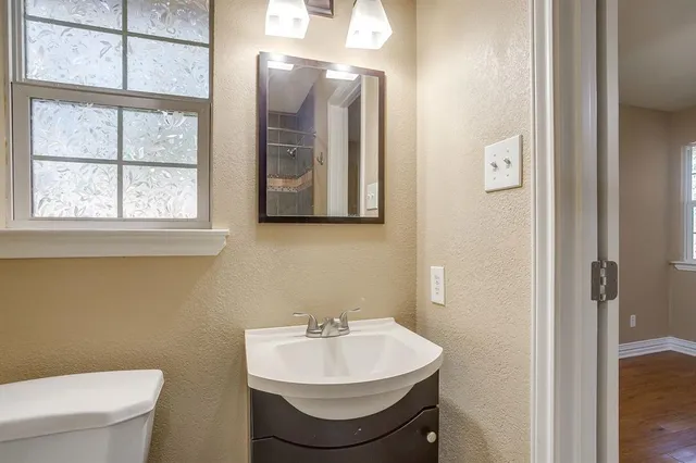 $325,000 | 7036 Crabtree Lane, North Richland Hills, TX 76182