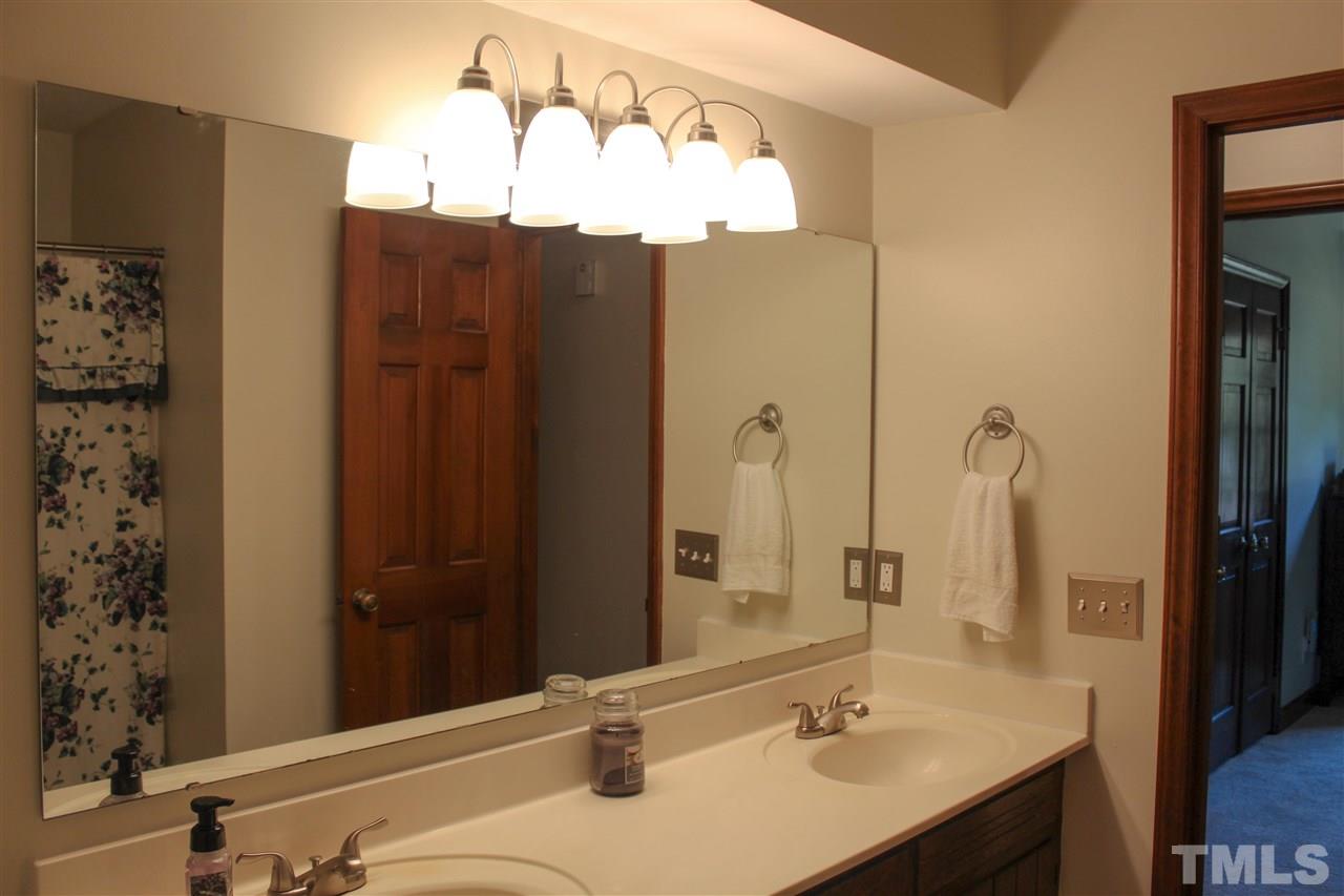 3513 Horseshoe Bend Raleigh, NC 27613 - Photo 28 of 29