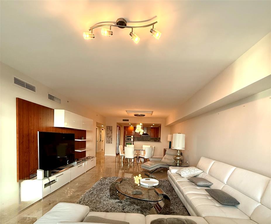 45 Hendricks Isle, Unit 403 Fort Lauderdale, FL 33301 - Photo 3 of 25