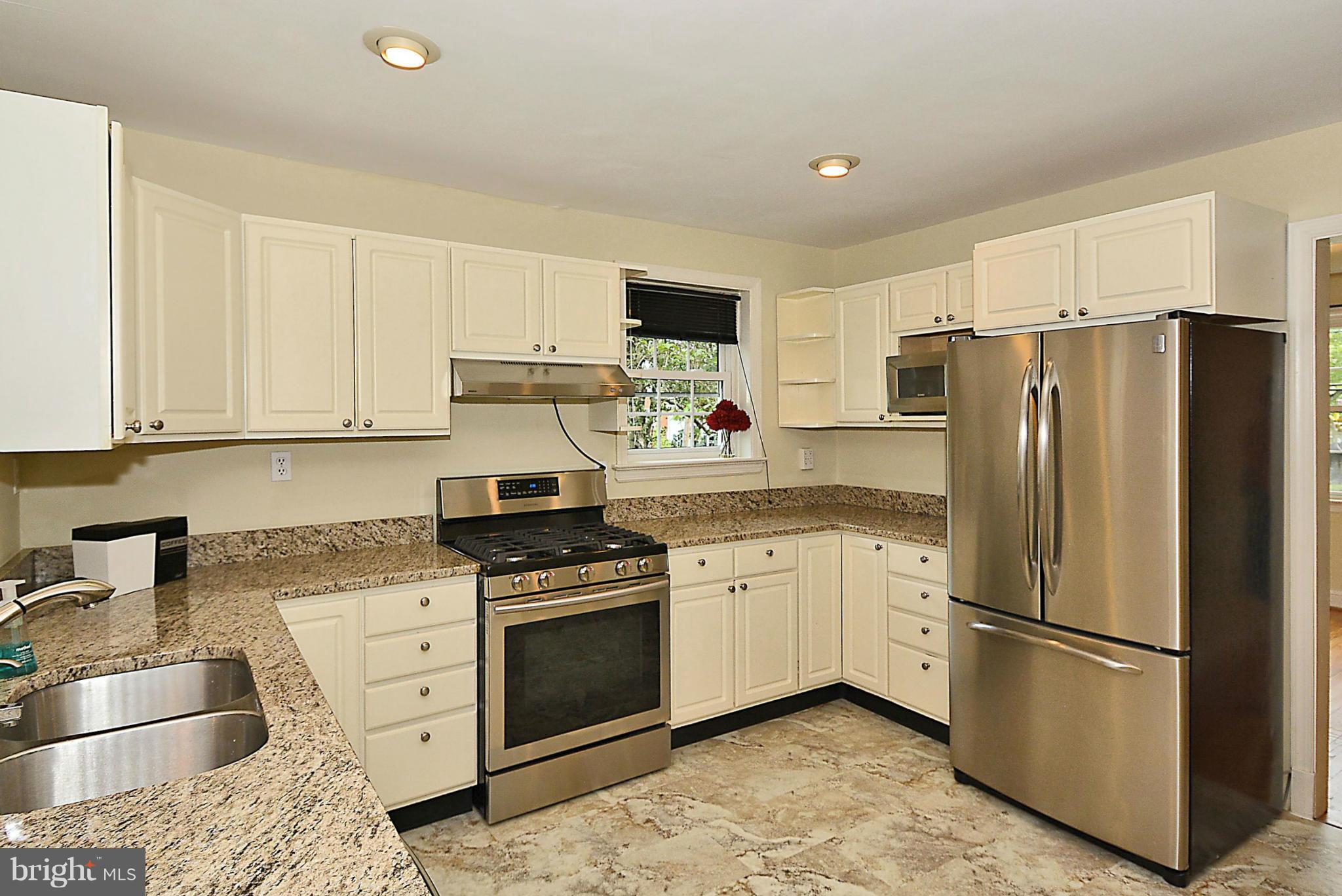 2115 Cascade Road Silver Spring, MD 20902 - Photo 2 of 24 Kitchen