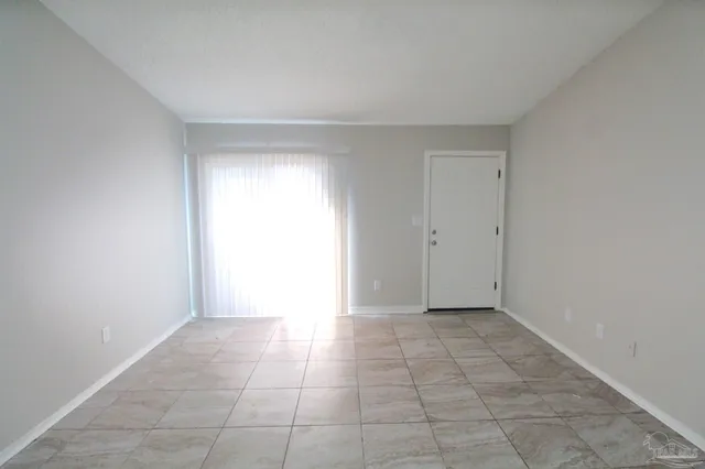 $1,095 | 6810 Tiki Lane, Unit 1, Pensacola, FL 32503