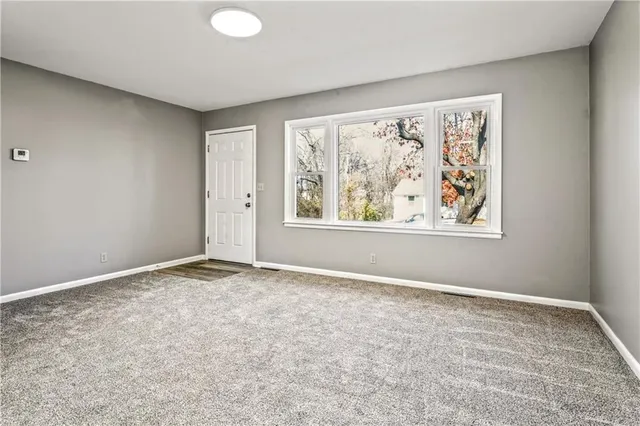 $259,500 | 1000 Stafford Drive, Pleasant Hill, MO 64080