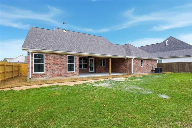 $414,504 | 2769 Blackwater Way, Lake Charles, LA 70611